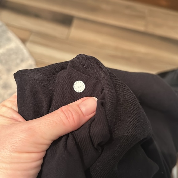 Lululemon Warm Down Jogger *28", Size 6 - Picture 4 of 11